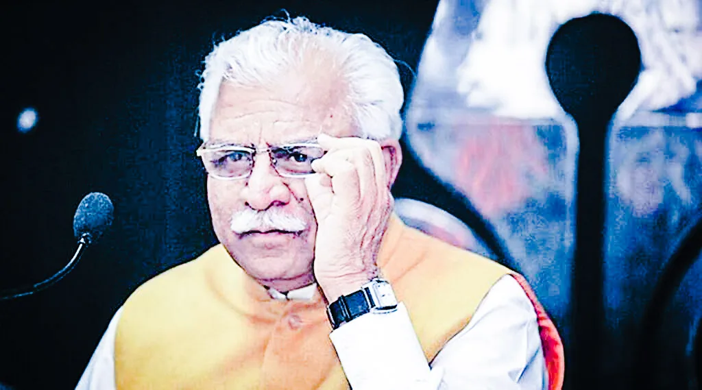 उन्होंने कहा दोस्ती में मनमुटाव होने पर लड़कियां करवाती हैं रेप केस दर्ज। रेप जैसी घटनाओं पर लगाम लगाने की जगह अपनी नाकामी को छुपाने के लिए खटटर ने कहा,रेप के लिए सीधे तौर पर लड़कियां जिम्मेदार हैं।