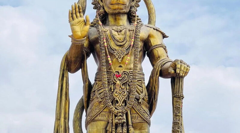 भारत देश की राजनीती रोजगार गरीबी भुखमरी से हटकर रामभक्त हनुमान पर अटकी हुई है। या यूँ कहें हनुमान जी के नाम पर देश को असल मुद्दों से भटकाया जा रहा है।