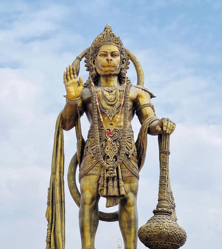 भारत देश की राजनीती रोजगार गरीबी भुखमरी से हटकर रामभक्त हनुमान पर अटकी हुई है। या यूँ कहें हनुमान जी के नाम पर देश को असल मुद्दों से भटकाया जा रहा है।