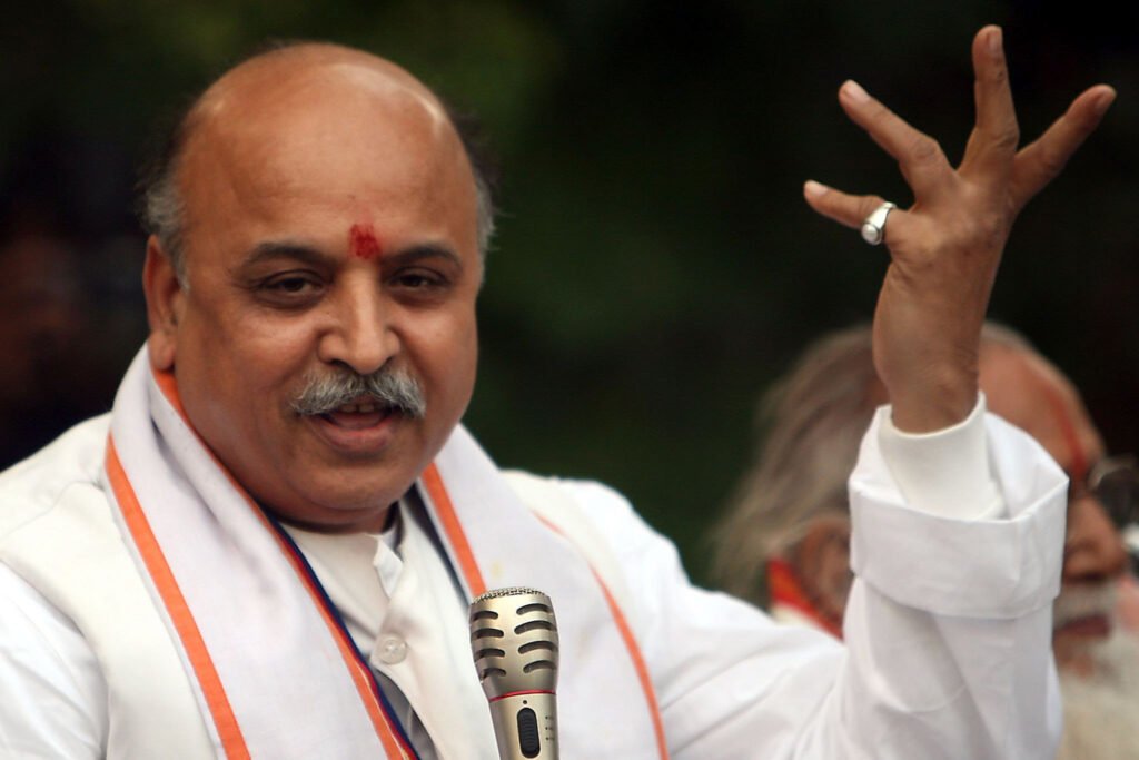 परवीन तोगड़िया ने बीजेपी के खिलाफ खोला मोर्चा। नई राजनैतिक पार्टी बनाकर सभी सीटों पर लड़ेंगे चुनाव। 9 फरवरी को करेंगे पार्टी की घोषणा।