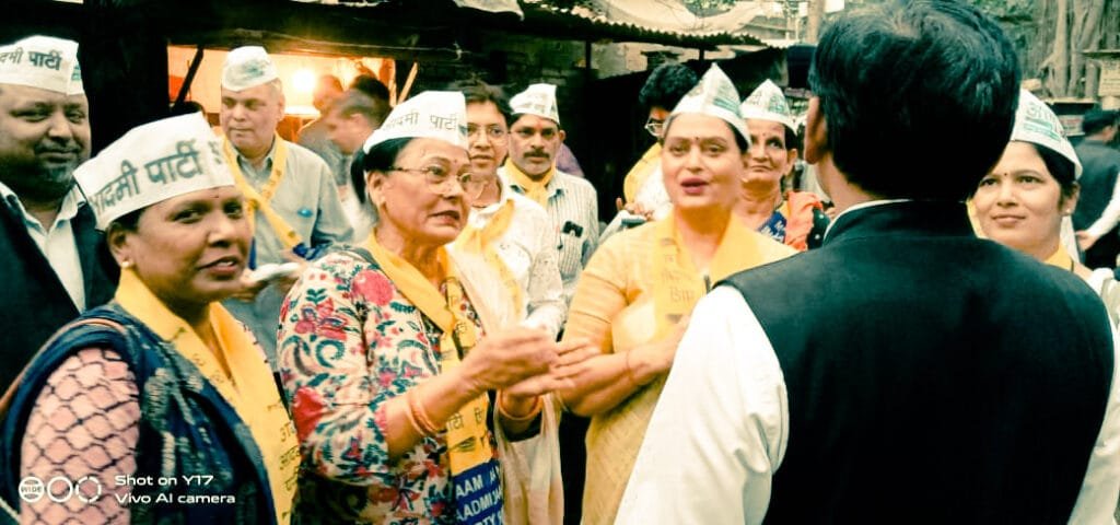 दिल्लीःआम आदमी पार्टी दिल्ली सभी लोकसभा सीटों पर उतारे उमीदवार। कांग्रेस के साथ गठबंधन की अटकलों पर लगा विराम।