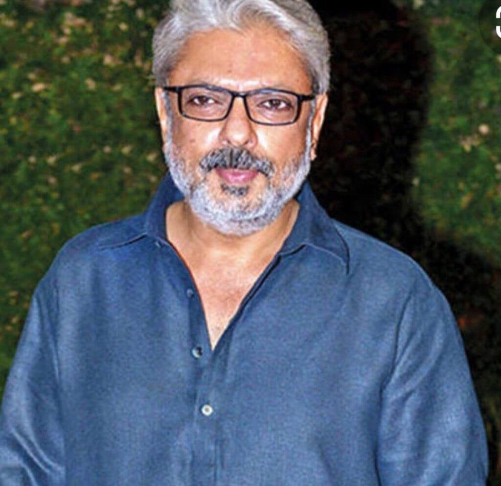 आलिया भट्ट और सलमान खान संजय लीला भंसाली की अगली फिल्म इंशाल्लाह में एक साथ आएंगे नजर। 20 साल बाद सलमान और भंसाली इकट्ठे करेंगे काम।