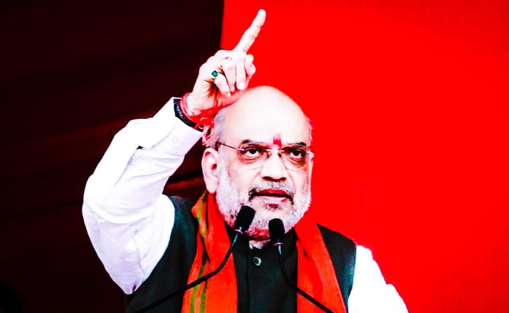 बीजेपी के राष्ट्रीय अध्यक्ष अमित शाह ने साफ़ तौर पर कह दिया कि पार्टी अब देश में एनआरसी लागू करेगी। शाह का कहना है ,देश में बौद्ध ,हिंदू और सिखों को छोडकर बाकि सभी को देश से बाहर किया जाएगा। बॉलीवुड सितारों ने अमित शाह के ब्यान पर नाराजगी जताई।