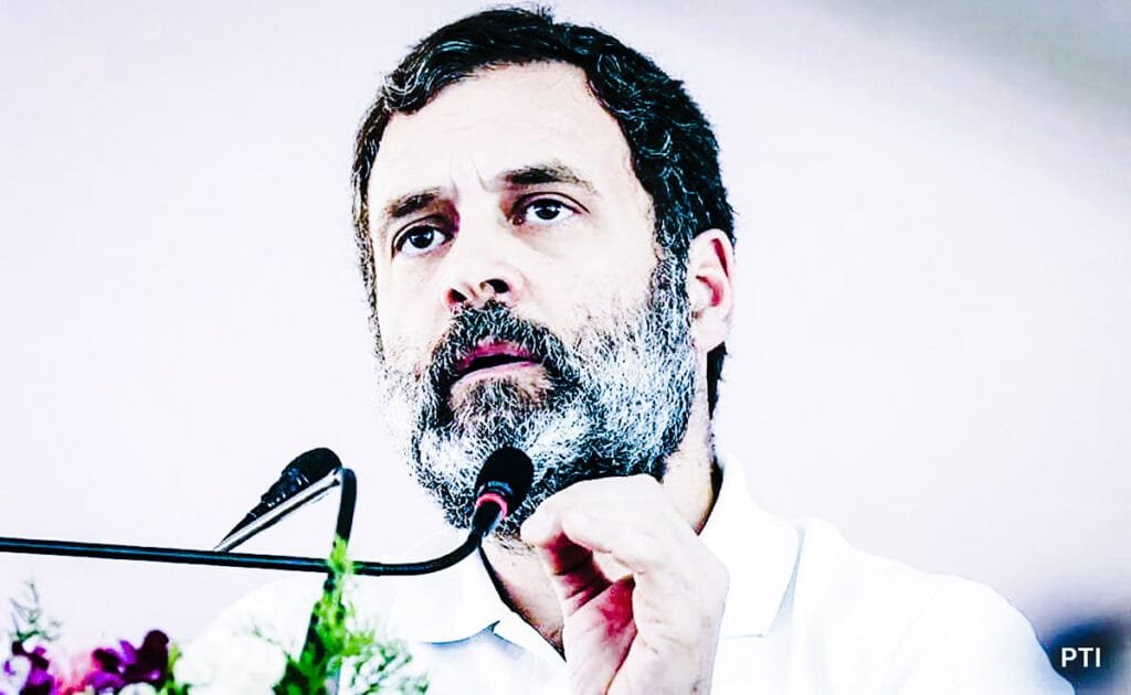 राहुल गांधी ने रक्षा मंत्री राजनाथ सिंह द्वारा गलवान घाटी में शहीद सैनिकों देर से श्रद्धांजलि देने पर पूछे सवाल