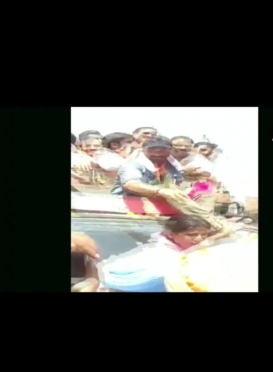अभिनेता से नेता बने धर्मेंद्र के पुत्र सनी देओल को बीजेपी ने पंजाब के गुरदासपुर से लोक सभा का का टिकट दिया है।