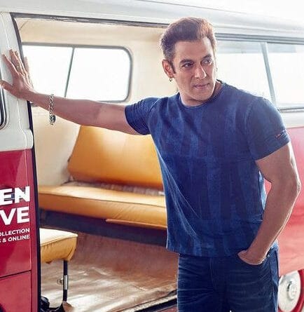 सलमान खान की भारत फिल्म कल 5 जून को रिलीज हो रही है। फिल्म की एडवांस बुकिंग जोरों पर चल रही है। फिल्म की एडवांस बुकिंग को देखकर ऐसा लग रहा है कि कमाई के सारे रिकॉर्ड तोड़ देगी।