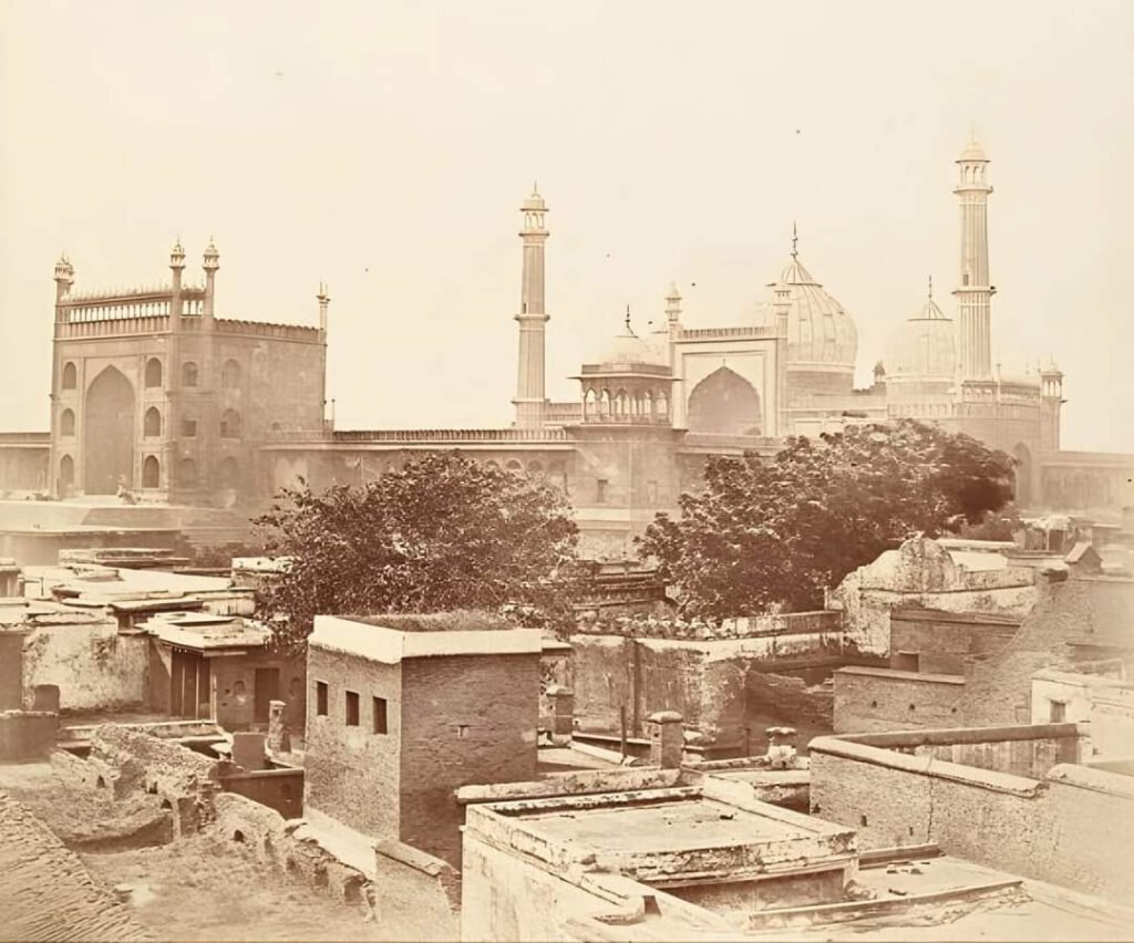 जामा मस्जिद में लड़कियों के डांस वीडियो के वायरल होने के बाद अब यहां किसी को भी वीडियो बनाने की इजाजत नही।