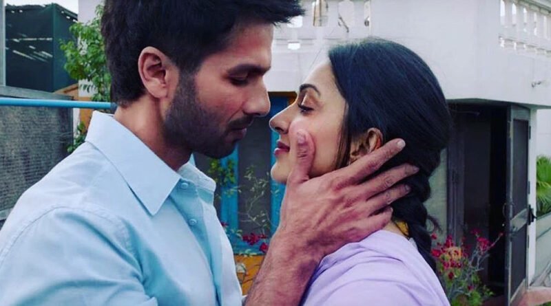 शाहिद कपूर और कियारा आडवाणी की फिल्म कबीर सिंह ने रिलीज के दिन 20.21 करोड़ रुपए की कमाई की थी। रिलीज के बाद फिल्म ने सिनेमा घरों में जबरदस्त प्रदर्शन कर रही है।