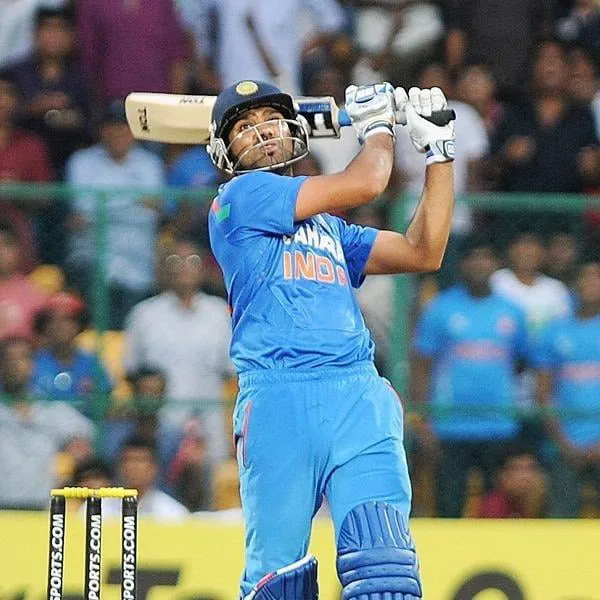 आज भारत बनाम श्रीलंका का लीग मैच हेडिंग्ले में भारतीय समय अनुसार दोपहर बाद 3 बजे खेला जाना है। मैच में भारत की नजर जीत हासिल करने के साथ-साथ अंकतालिका के टॉप में रहने पर भी होगी। अंकतालिका में ऑस्ट्रेलिया 14 अंक के साथ शीर्ष पर बना हुआ है ,वहीँ भारत 13 अंकों के साथ दूसरे स्थान पर है।