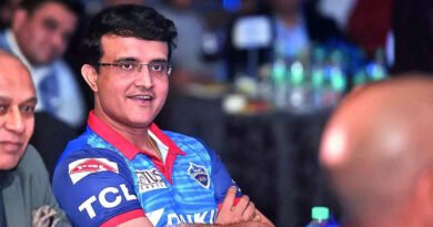 टीम इंडिया के पूर्व कप्तान सौरव गांगुली ने कहा बात सिर्फ एमएस धोनी की बल्लेबाजी की नहीं है बल्कि दूसरे छोर पर युवा बल्लेबाजों पर उनके प्रभाव की भी थी। ऋषभ पंत और पंड्या खराब शॉट खेलकर आउट हुए। भारतीय टीम को उस समय अनुभव की जरूरत थी।