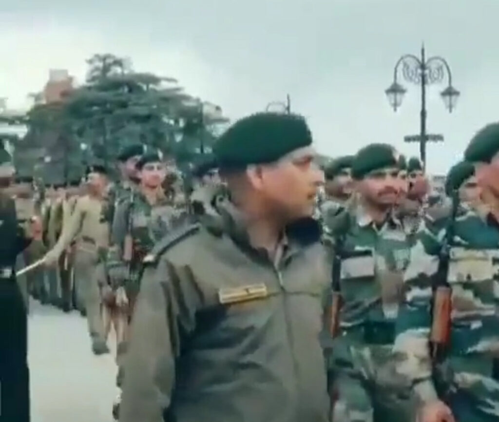 जम्मू-कश्मीर पर भारत के फैसले से पाकिस्तान बौखलाया हुआ है। जम्मू-कश्मीर के पुनर्गठन और 'आर्टिकल 370' को खत्म करने पर पाकिस्तान ने कई एकतरफा फैसले लिए हैं।