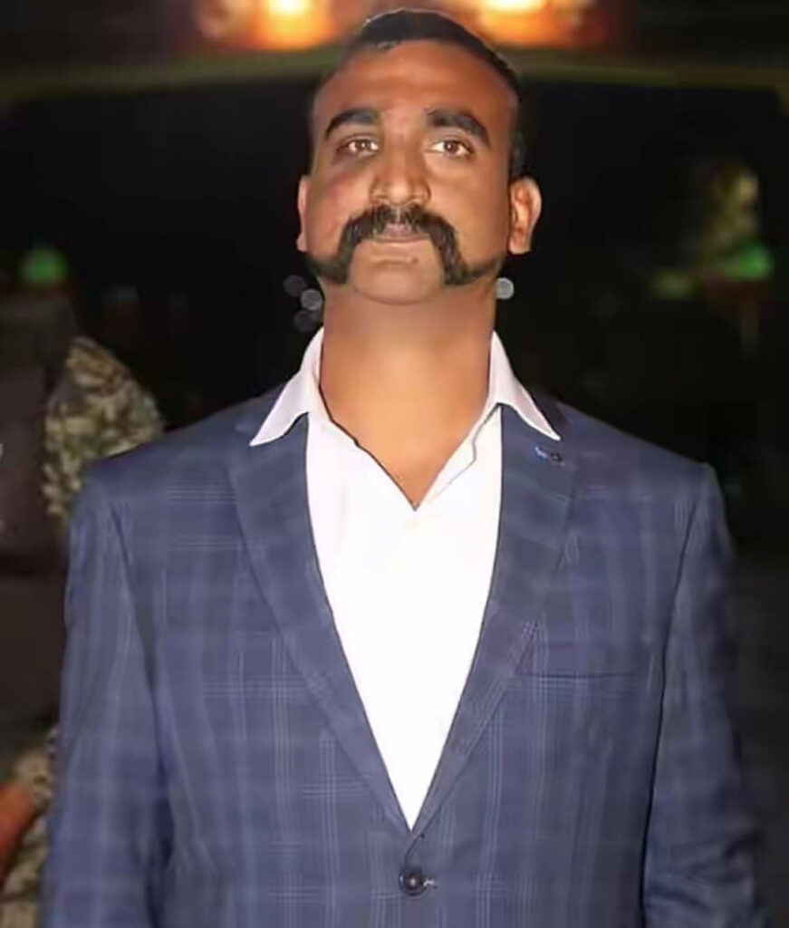15 अगस्त को स्वतंत्रता दिवस के अवसर भारतीय वायुसेना के जांबाज अफसर विंग कमांडर अभिनंदन वर्तमान को वीर चक्र से सम्मानित किया जाएगा। उनके साथ ही स्क्वाड्रन लीडर मिन्टी अग्रवाल को युद्ध सेवा मैडल से सम्मानित किया जाएगा।