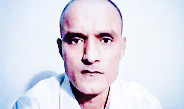 पाकिस्तान की जेल में बंद भारतीय नागरिक कुलभूषण जाधव को पाकिस्तान कांसुलर एक्सेस देगा। अंतरराष्ट्रीय कोर्ट में हुई थी केस की सुनवाई। आईसीजे ने फांसी की सजा पर पाकिस्तान को अपने फैसले की फिर से समीक्षा करने के लिए कहा था।