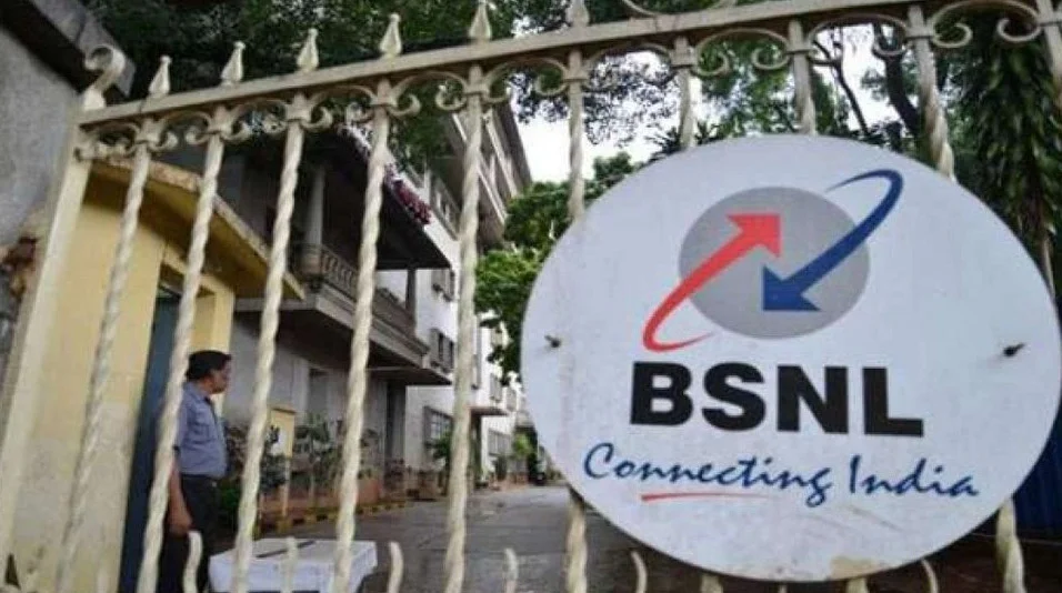 पहले 2 जीबी डेटा की सुविधा के साथ मिलने वाले 186 और 187 रुपए वाले रिचार्ज प्लान में अब हर रोज 28 दिन के लिए 3 जीबी डेटा दिया जाएगा।भारत संचार निगम लिमिटेड ने अपने कई रिचार्ज प्लान में बदलाव किए हैं।