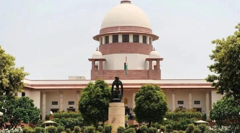 सुप्रीम कोर्ट ने कहा चीफ जस्टिस ऑफ़ इंडिया एक ऐसा पद है जो पब्लिक अथॉरिटी के अंदर आता है। सुचना और निजता का अधिकार एक ही सिक्के के दो पहलू हैं।
