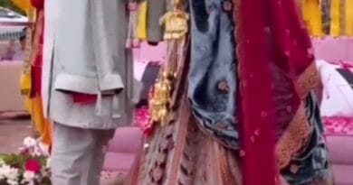 उत्तर प्रदेश के लखीमपुर खीरी में वरमाला पहनाने के बाद ऐसा नागिन डांस किया जिसको देखकर दुल्हन के भी होश उड़ गए। दुल्हन ने तुरंत शादी तोड़ दी।