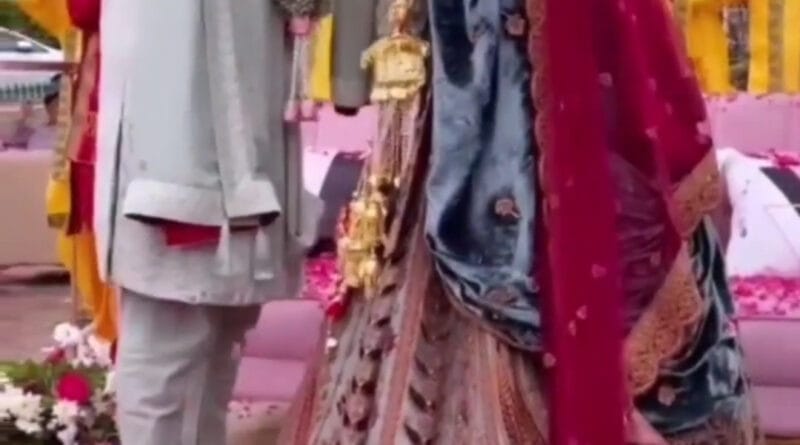 उत्तर प्रदेश के लखीमपुर खीरी में वरमाला पहनाने के बाद ऐसा नागिन डांस किया जिसको देखकर दुल्हन के भी होश उड़ गए। दुल्हन ने तुरंत शादी तोड़ दी।