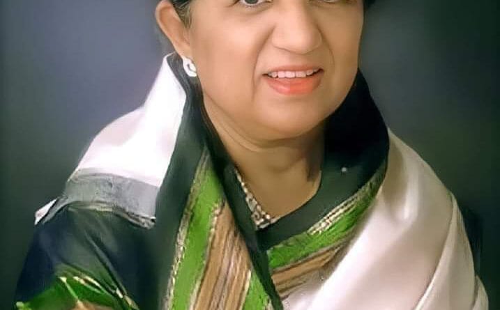 भारत रत्न से सम्मानित सुरों की मलिका लता मंगेशकर की गिनती अनमोल गायिकाओं में होती है। उनकी आवाज़ का जादू लोगों के सर चढ़कर बोलता है। संगीत की मलिका कहलाई जाने वाली 'लता ताई' को कई उपाधियों से नवाजा जा चूका है