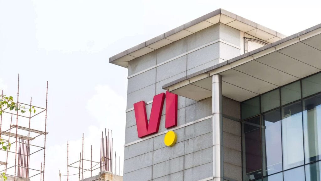 Vodafone ने लॉन्च किए 4 नए प्रीपेड प्लान 1 वोडाफोन टेलीकॉम कंपनी ने हाल ही में 4 नए रिचार्ज प्लान लांच किए हैं। जिसमें 269 रुपए वाले प्रीपेड पैक के साथ अनलिमिटेड कॉल और साथ में 4 जीबी डेटा मिलेगा। इस प्लान की वैधता 56 दिनों तक है।