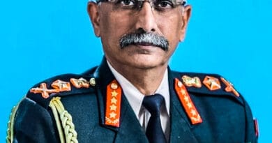 इंडियन आर्मी चीफ जनरल मनोज मुकुंद नरवणे ने जम्मू कश्मीर हमारा है। उन्होंने कहा पीओके भी भारत का हिस्सा हो सकता है। पाकिस्तान सेना और आतंकियों द्वारा दी गई धमकी पर हम बेहद सक्रिय हैं।