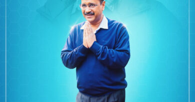 दिल्ली के मुख्यमंत्री अरविंद केजरीवाल की पत्नी सुनीता केजरीवाल और बेटी हर्षिता केजरीवाल ने नई दिल्ली के अंतर्गत आने वाले इलाकों में घर घर जाकर लोगों से आम आदमी पार्टी को वोट देने की अपील की है।