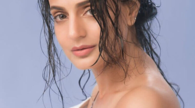 Amisha photos: अमीषा पटेल के वीडियो इंटरनेट पर खूब हो रहे हैं वायरल