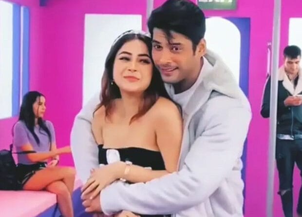 बिग बॉस के कंटेस्टेंट्स सिद्धार्थ शुक्ला और शहनाज गिल की दोस्ती के चर्चे घर के अंदर ही नहीं अब बाहर भी होने लगे हैं। शो में दोनों के प्यार और झगड़े को लोग खूब पसंद करते हैं।