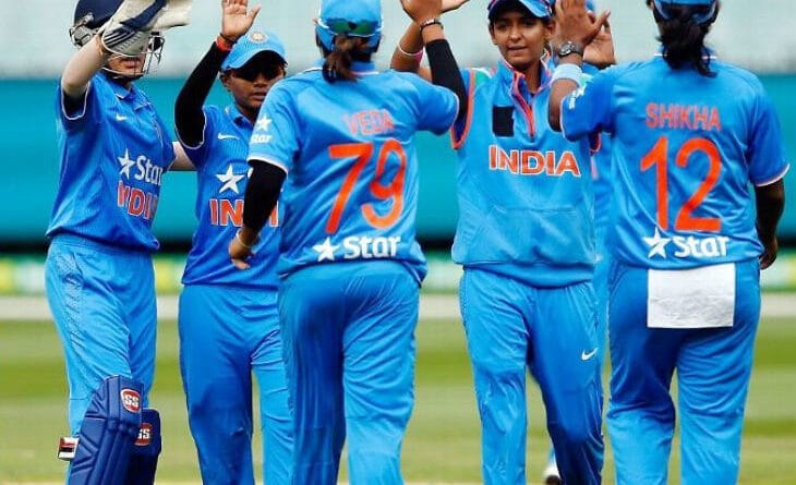 टीम इंडिया ने शानदार प्रदर्शन करते हुए आईसीसी T20 वर्ल्ड कप में आज या श्रीलंका को 7 विकेट से पराजित कर दिया है। इस जीत के साथ ही भारतीय टीम ग्रुप में शीर्ष स्थान पर पहुंच गई है।