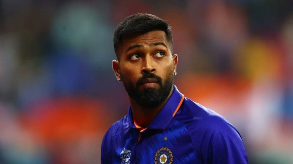 चोट से उभर कर क्रिकेट ग्राउंड में वापसी करने वाले भारतीय टीम के ऑलराउंडर खिलाड़ी हार्दिक पंड्या ने 39 गेंदों पर आतिशी पारी खेलते हुए 105 रन बनाए। इसी मैच में उन्होंने 5 विकेट भी लिए।