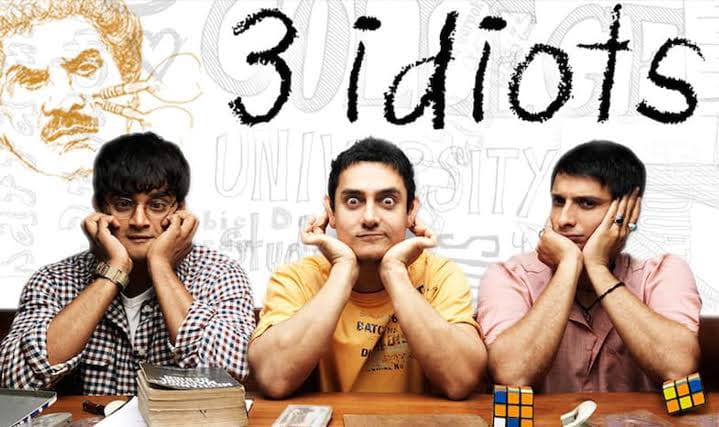 आमिर खान करीना कपूर खान शरमन जोशी बोमन ईरानी और माधवन की साल 2009 में रिलीज हुई फिल्म 3 इडियट्स का जादू बरकरार है। जापान के एक थिएटर के बंद होने से पहले आखिरी शो में हाउसफुल रहा।