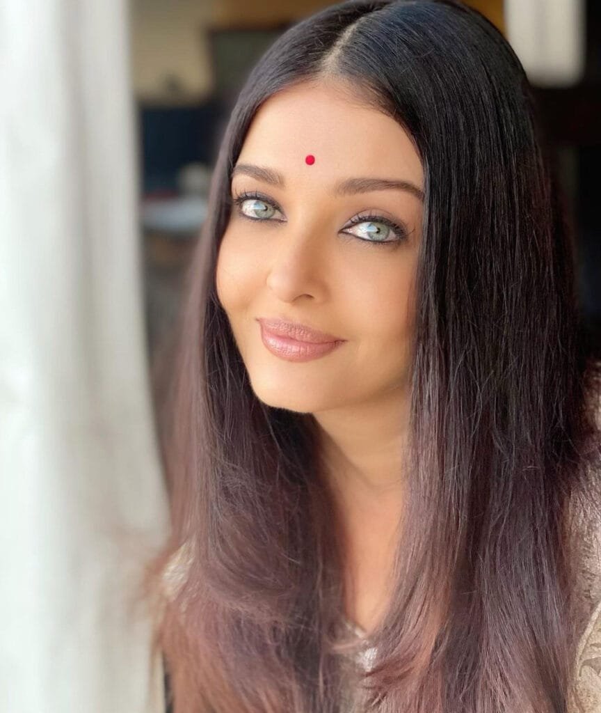 Aishwarya Photos: ऐश्वर्या की हमशक्ल ने सोशल मीडिया पर मचाया तहलका