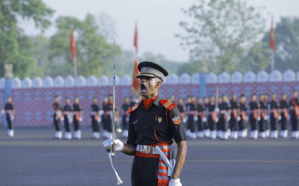 भारतीय सेना में कोरोनावायरस से संक्रमित दो और मामले पाए गए हैं। इनमें से एक सेना में कर्नल रैंक का डॉक्टर और दूसरा जेसीओ है।