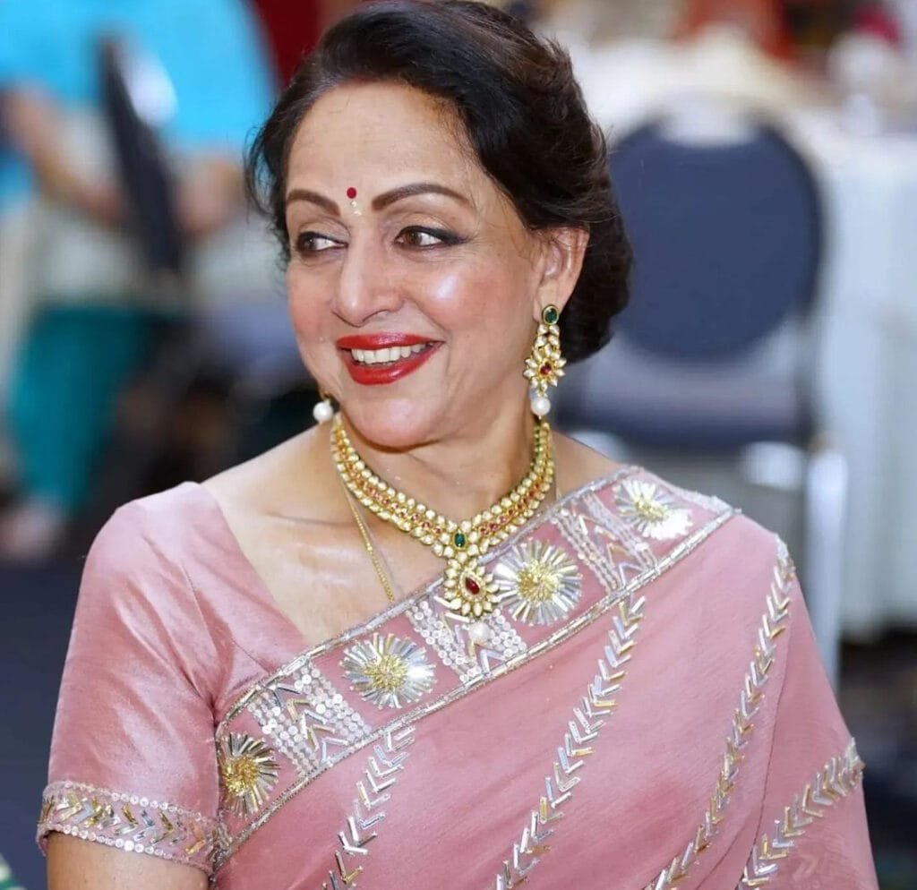 Dreamgirl Hema मालिनी ने देशवासियों से की घर पर रहने की अपील