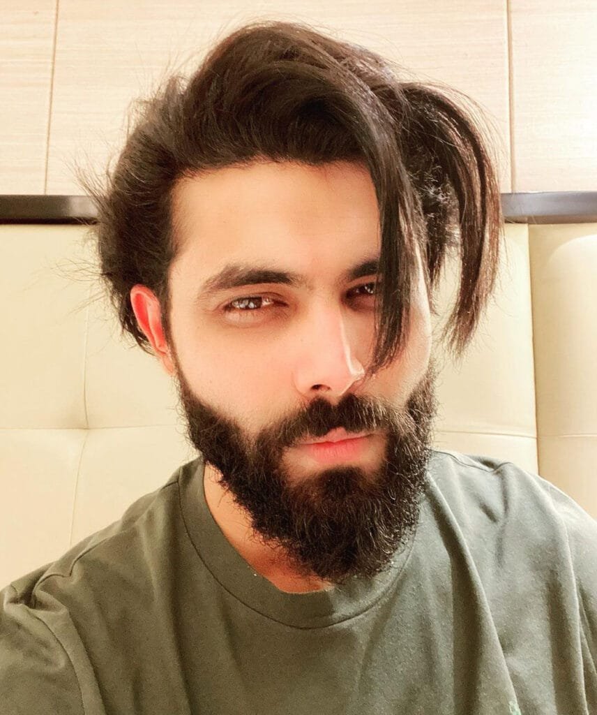 टीम इंडिया के हरफनमौला खिलाड़ी रविंद्र जडेजा ने तलवारबाजी का एक वीडियो अपने इंस्टाग्राम पर शेयर किया है। उनके इस वीडियो को खूब पसंद किया जा रहा है।