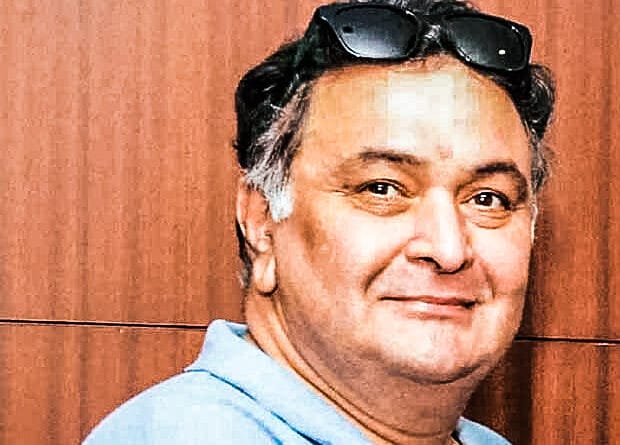 बॉलीवुड अभिनेता ऋषि कपूर का आज गुरुवार के दिन 67 वर्ष की उम्र में निधन हो गया। चिंटू नाम से फेमस एक्टर लंबे समय से कैंसर की बीमारी से पीड़ित थे। उन्होंने आज सुबह मुंबई के एच एन अस्पताल में अंतिम सांस ली।