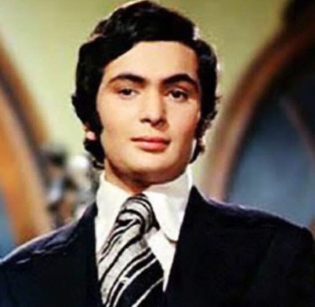 दिग्गज अभिनेता ऋषि कपूर को सांस लेने में परेशानी के कारण मुंबई के अस्पताल में भर्ती कराया गया है। इस बात की जानकारी उनके बड़े भाई रणधीर कपूर ने दी है।
