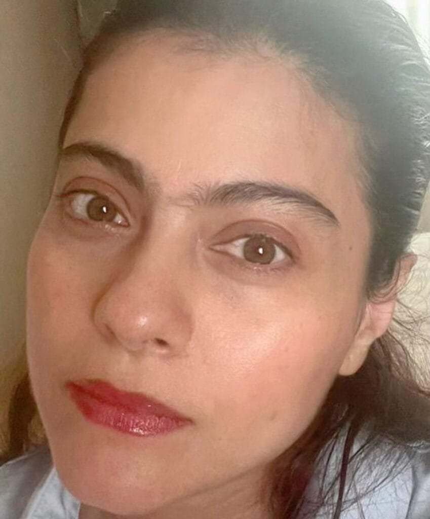 लॉकडाउन काल में एक्ट्रेस काजोल ने अपने फैंस के साथ सोशल मीडिया प्लेटफार्म ट्विटर पर एक कैंपेन चलाया। जिसमें हैशटैग का इस्तेमाल कर सवाल पूछने के लिए कहा।
