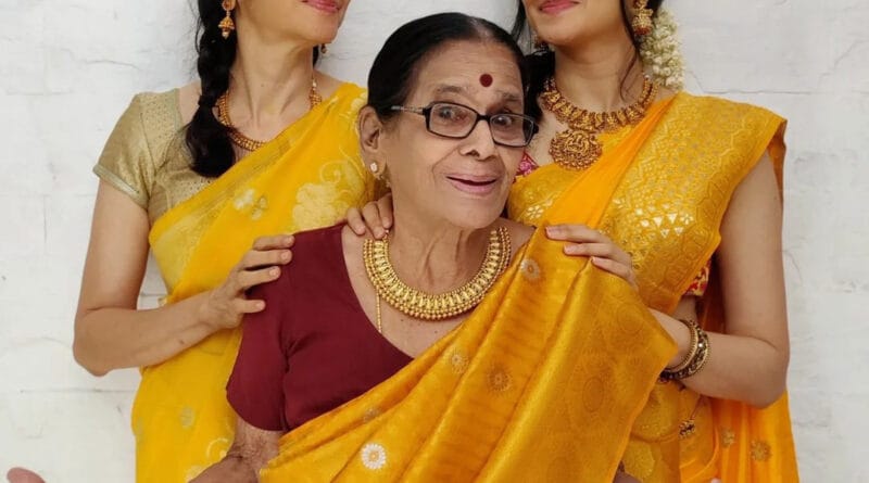 आज पुरे विश्व में मदर्स डे मनाया जा रहा है। सभी बच्चे अपनी मां को विश कर रहे हैं। बॉलीवुड एक्ट्रेस अदा शर्मा ने अपनी मां के साथ अपने इंस्टाग्राम पर एक फनी वीडियो शेयर किया है। उनका यह वीडियो खूब वायरल हो रहा है।