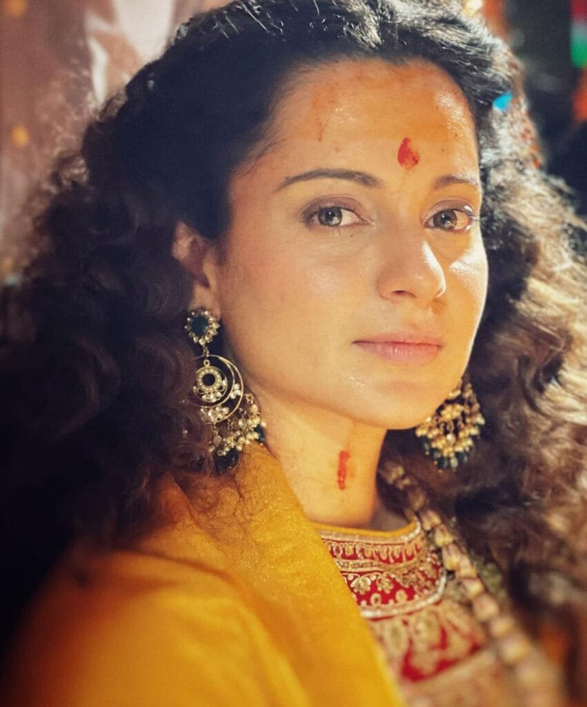 बॉलीवुड एक्ट्रेस कंगना रनौत ने एक कविता लिखी है। जिसकी सोशल मीडिया पर खूब तारीफ हो रही है। अभिनेत्री के इस टैलेंट के बारे में बहुत कम लोग जानते होंगे।