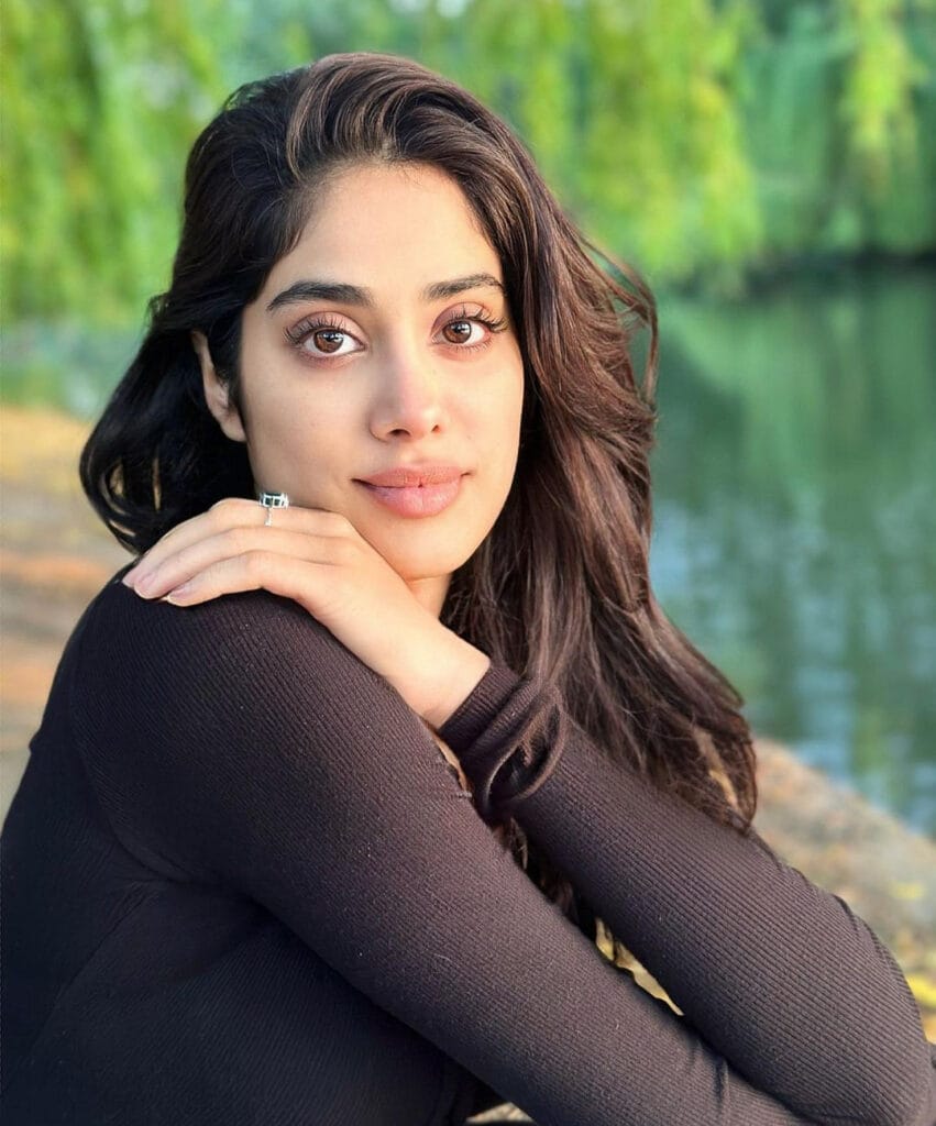 बॉलीवुड एक्ट्रेस जान्हवी कपूर की मोस्ट अवेटेड फिल्म गुंजन सक्सेना द कारगिल गर्ल फिल्म अब लॉकडाउन के कारण नेटफ्लिक्स पर रिलीज होगी। अभिनेत्री ने खुद इस बात की जानकारी दी है।