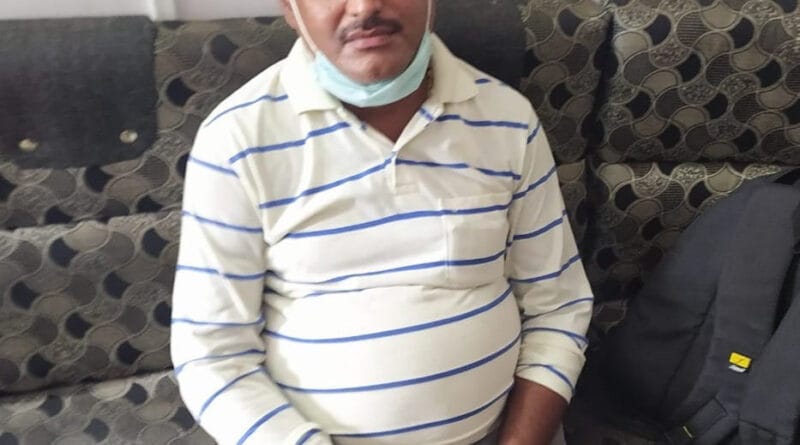 यूपी पुलिस मध्य प्रदेश के उज्जैन से विकास दुबे को सड़क मार्ग के रास्ते कानपूर ला रही थी। रास्ते में गाड़ी पलटी और विकास दुबे ने भागने की कोशिश की।पुलिस ने एनकाउंटर में ढेर कर दिया। 