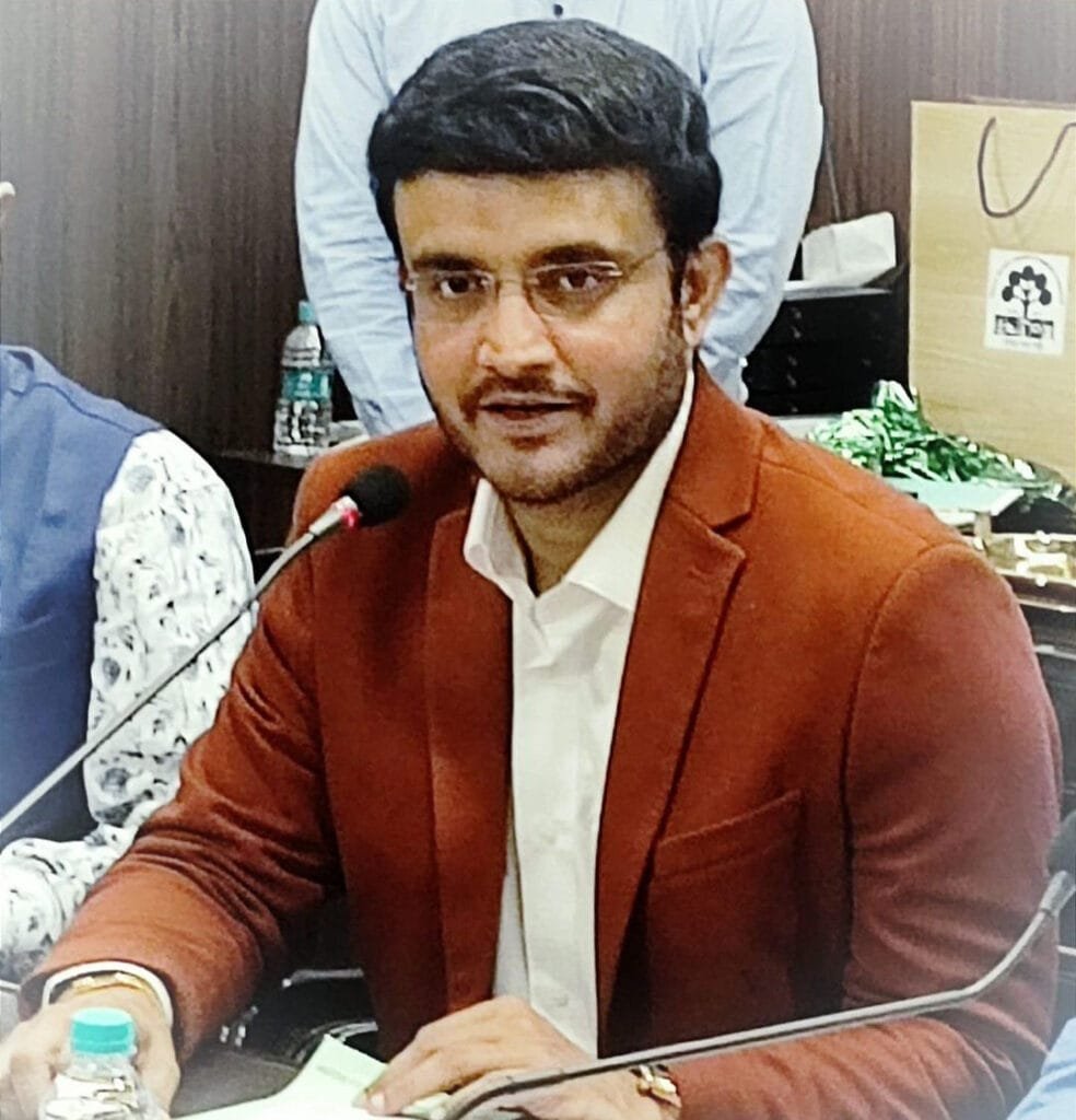 बंगाल टाइगर सौरव गांगुली आज अपना 48वां बर्थडे सेलिब्रेट कर रहे हैं। गांगुली ही अकेले ऐसे टीम इंडिया के कप्तान रहे जिन्होंने विदेशी धरती पर भारतीय टीम को शेर बनाया। आइए,जानते हैं गांगुली से जुडी कुछ खास बातें।