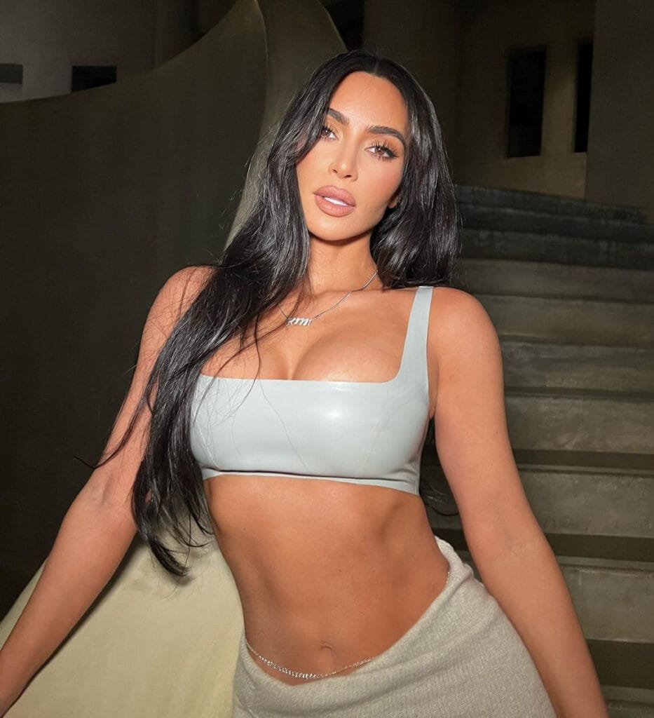 Kim Kardashian की हॉट फोटोज ने मचाया तहलका