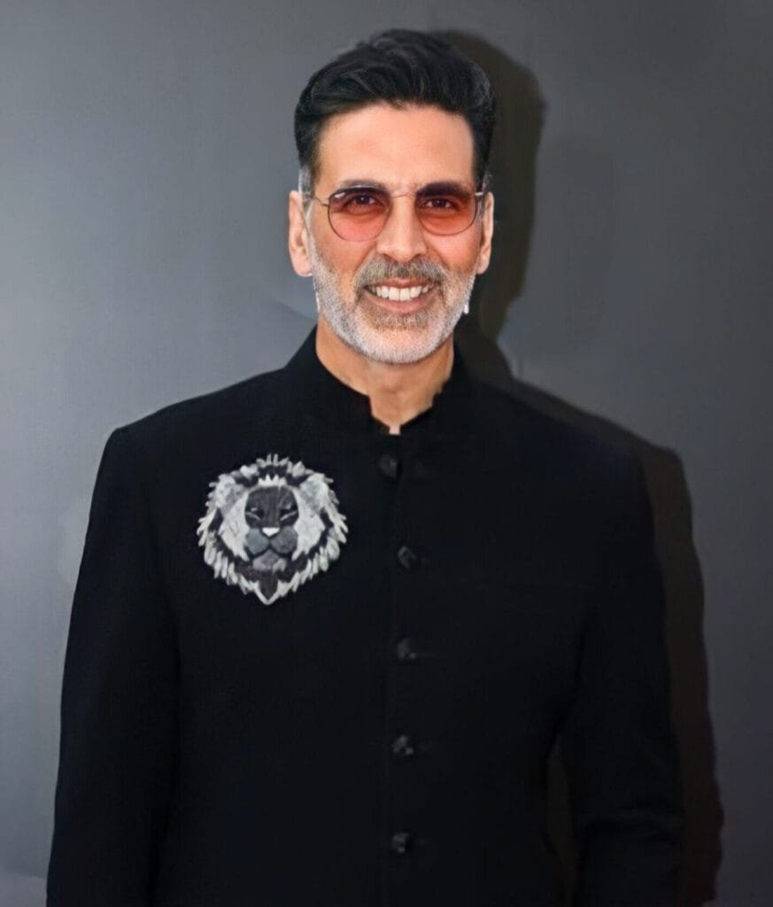 बॉलीवुड अभिनेता अक्षय कुमार ने एक वीडियो जारी कर लोगों को कोरोना से बचने के लिए मास्क पहनने की सलाह दी है। अक्षय के वीडियो पर उनकी पत्नी ट्विंकल खन्ना ने शानदार प्रतिक्रिया दी। जानें क्या है मामला ?