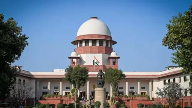 एक्टर सुशांत सिंह राजपूत की मौत के मामले में सुप्रीम कोर्ट ने सीबीआई जांच की मांग करने वाली जनहित याचिका को ख़ारिज कर दिया है।