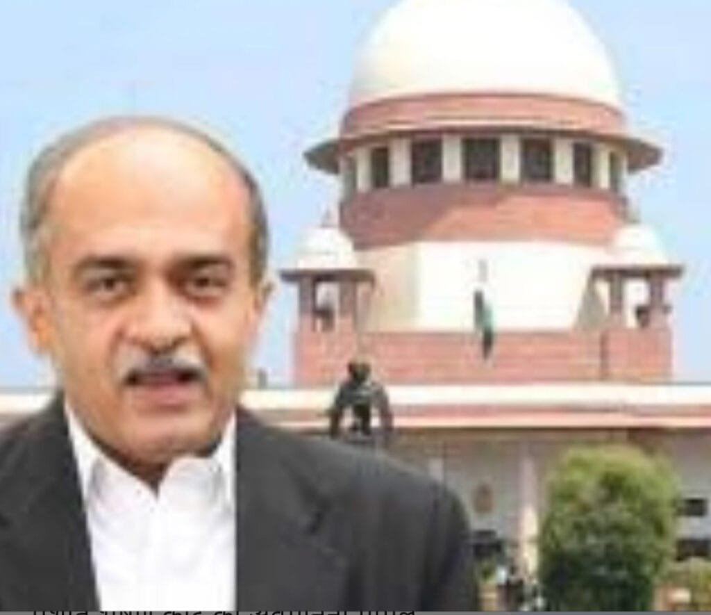 सुप्रीम कोर्ट ने वरिष्ठ वकील प्रशांत भूषण को दो ट्वीट के आधार पर अवमानना का दोषी ठहराया है। प्रशांत भूषण की सजा का ऐलान 20 अगस्त को होगा।