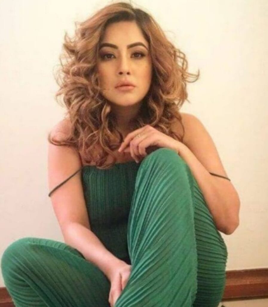 बिग बॉस 13 की कंटेस्टेंट शहनाज़ गिल का लेटेस्ट पंजाबी सॉन्ग रिलीज हो गया है। गाने ने रिलीज होते ही सोशल मीडिया पर धमाल मचा दिया है।