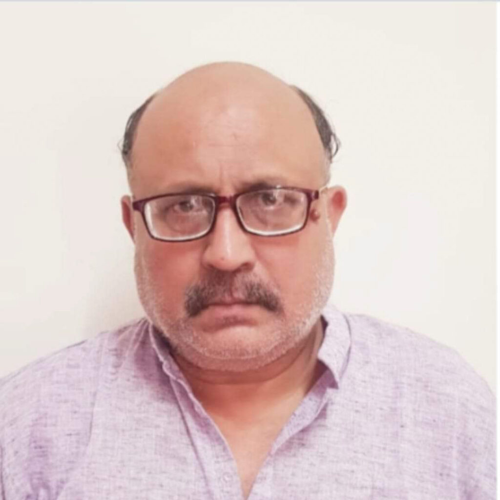 दिल्ली पुलिस की स्पेशल सेल ने चीन को ख़ुफ़िया जानकारी देने वाले पत्रकार राजीव शर्मा को उसके दो विदेशी साथियों सहित गिरफ्तार किया है।