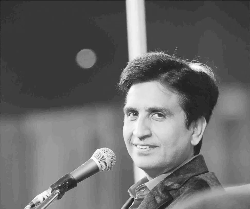हाथरस गैंगरेप पर गुस्साए कुमार विश्वास,कहा-बिटिया का शाप हमारे सर पर है 7 उत्तर प्रदेश के हाथरस में गैंगरेप का शिकार हुई 20 वर्षीय दलित युवती का आज दिल्ली के सफदरजंग अस्पताल में निधन हो गया। युवती रेप और निधन पर कवि कुमार विश्वास ने अपनी तीखी प्रतिक्रिया दी है।