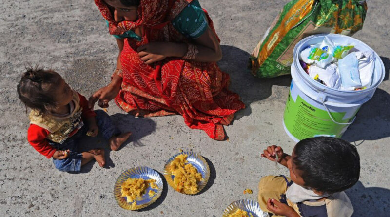 ग्लोबल हंगर इंडेक्स सूचि में भारत की स्थिति पाकिस्तान बांग्लादेश और म्यांमार से ज्यादा गंभीर है। वैश्विक भूख सूचकांक 2020 में बांग्लादेश 75 वे , म्यांमार 78 वे और पाकिस्तान 88 वे स्थान पर है।